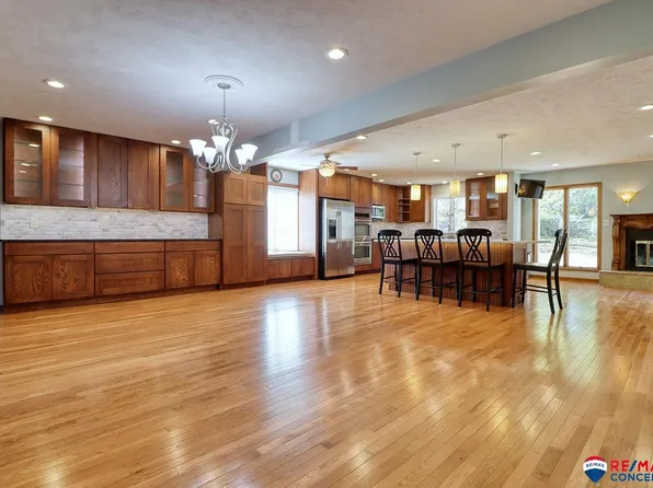 6033 S 25th St, Lincoln, NE 68512