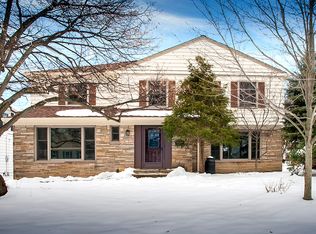 22175 Rye Rd, Shaker Heights, OH 44122