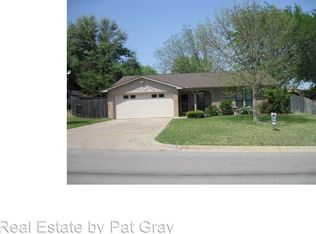 1405 Augusta Rd, Benbrook, TX 76126