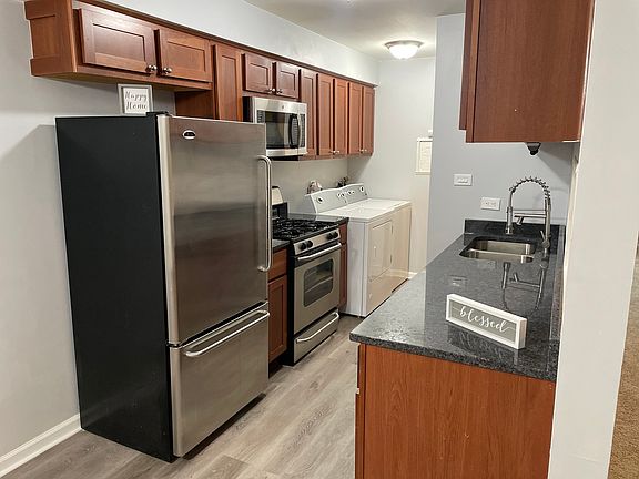 3rd image of 19354 Oak Ave Unit 31