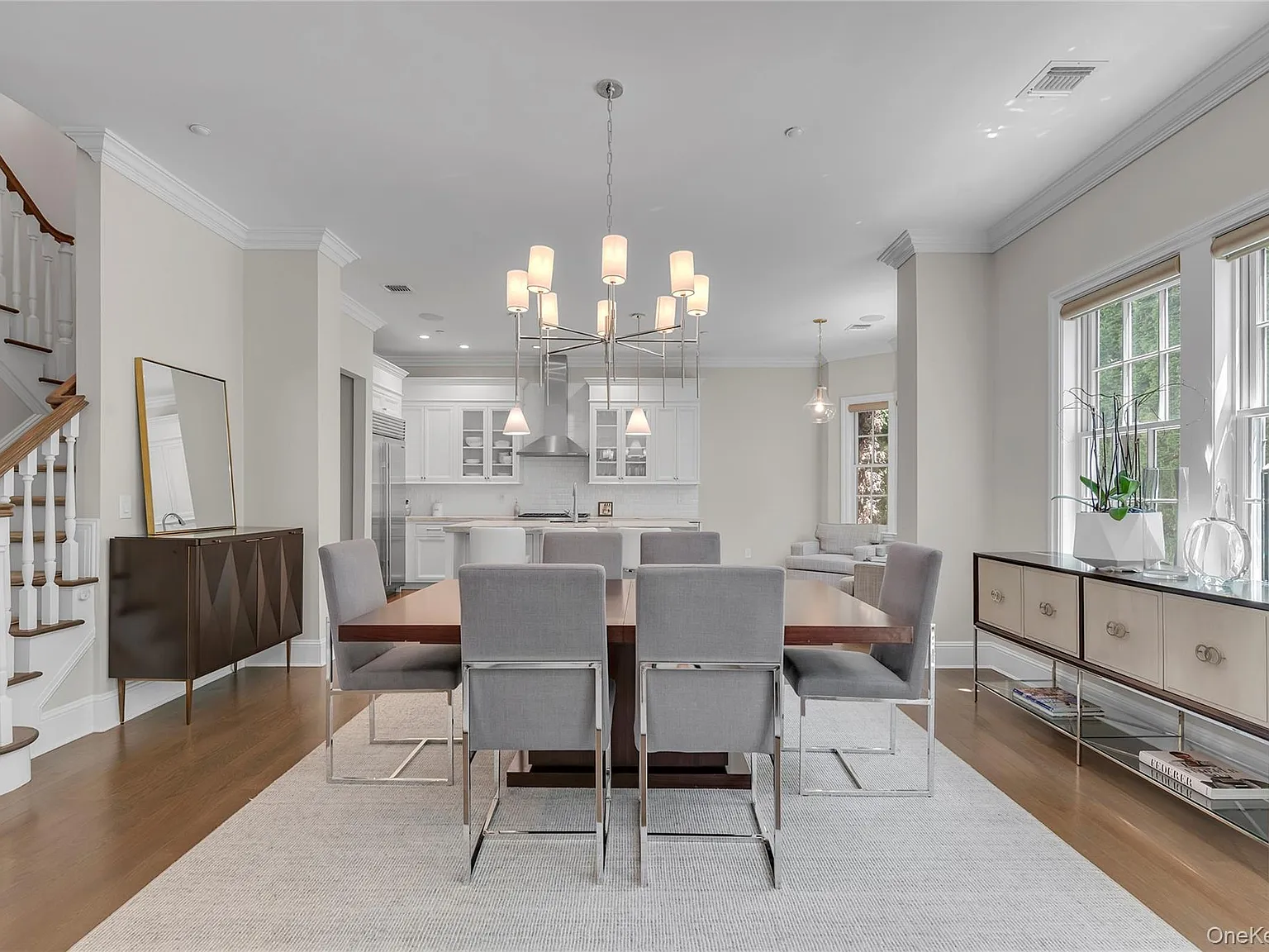 4 bed, 2.5 bath, 4000 sqft, $17,800 — Photo 4
