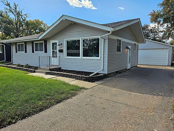 2nd image of 2618 Crestview Dr