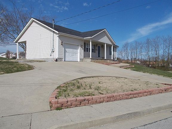 2nd image of 304 Willow St