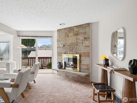 5th image of 2403 185th Avenue E