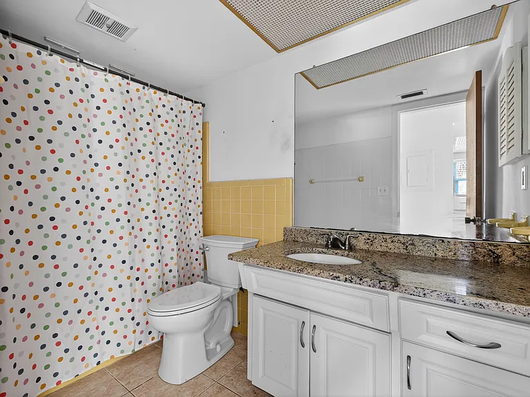 535 12th Ave NE #3 — Photo 9