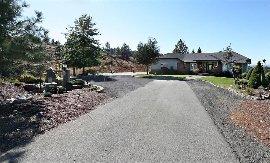 2nd image of 8024 E Lewis Ln