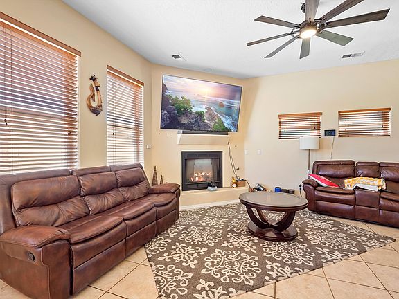 4th image of 4505 Derby Ct NW