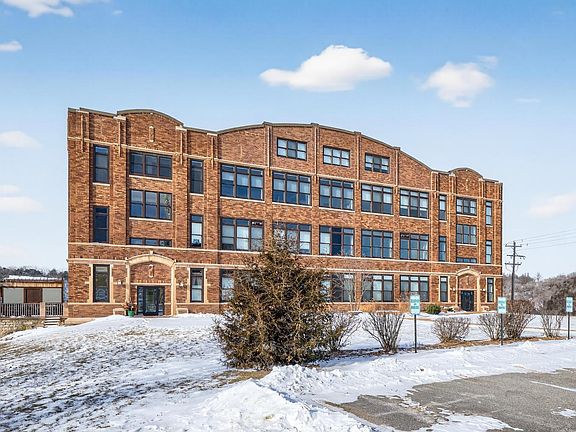 3rd image of 201 Ridgeview Ln S APT 201