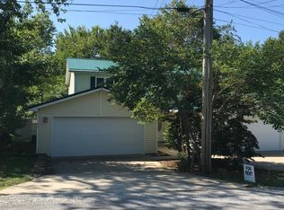 815 S Illinois Ave, Carbondale, IL 62901