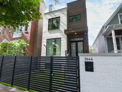3644 N Bosworth Ave, Chicago, IL, 60613