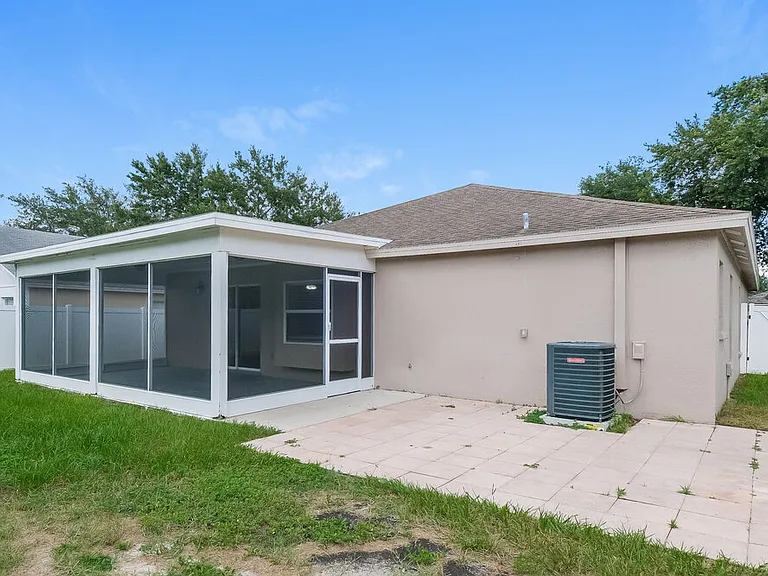 526 Greg St — Photo 16