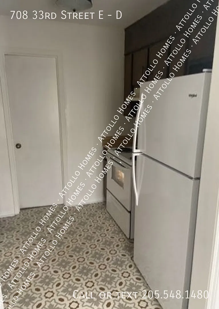 ONLY $900 - 2 Bedroom / 1.5 Bath Apartment — Photo 4