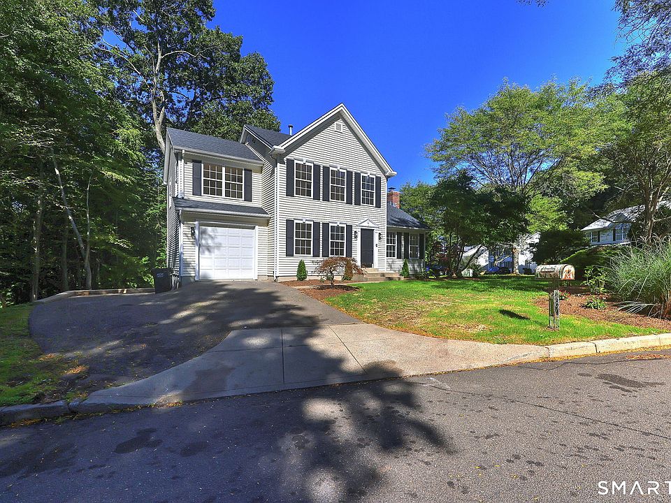 1st image of 40 Acorn Lane