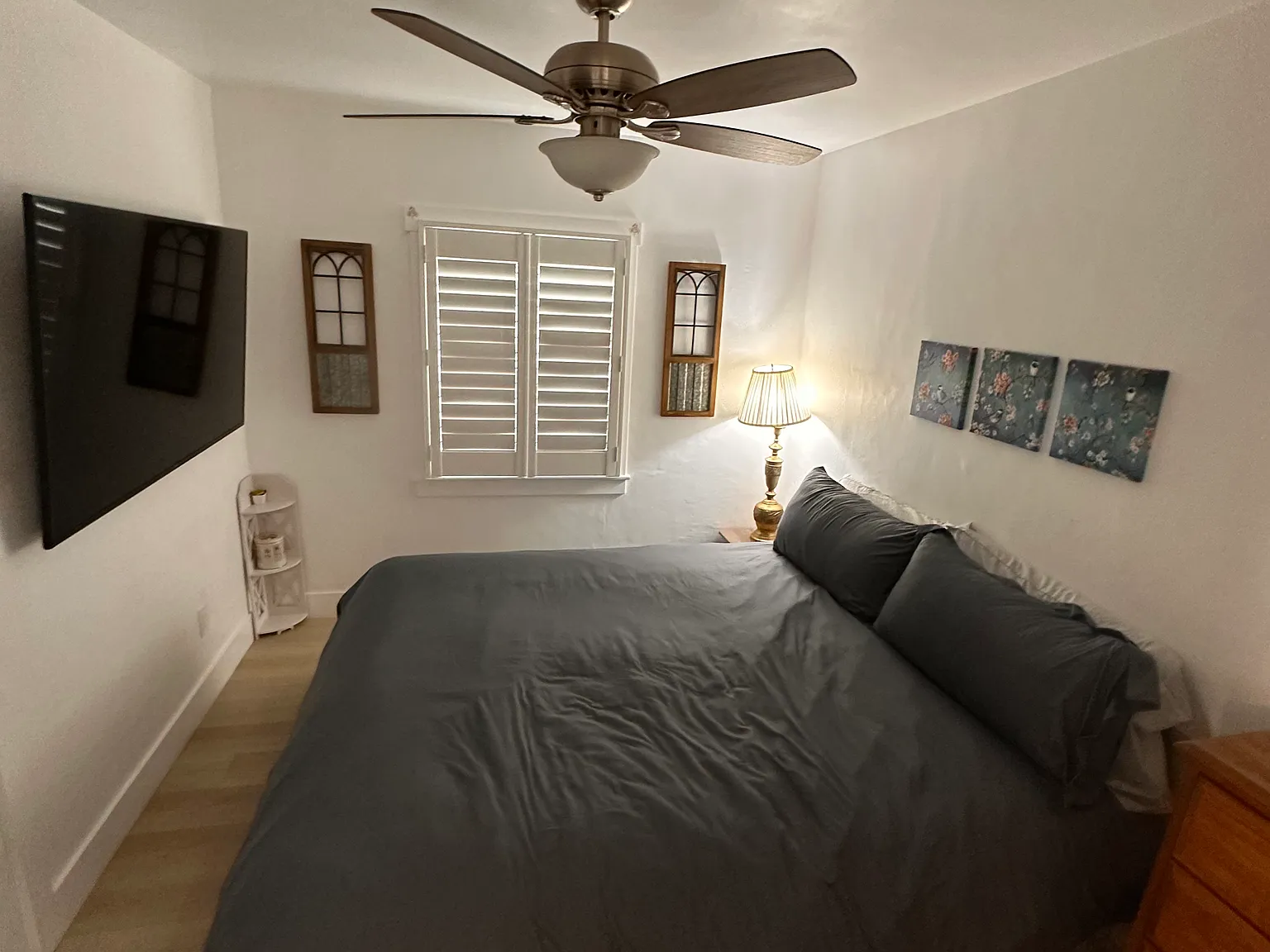 3 bed, 850 sqft, $2,200 — Photo 3