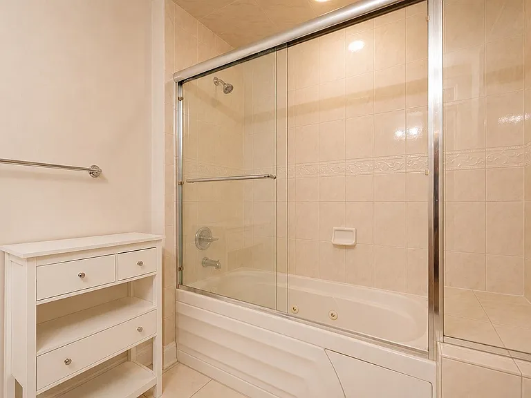 311 Washington St #9C — Photo 11