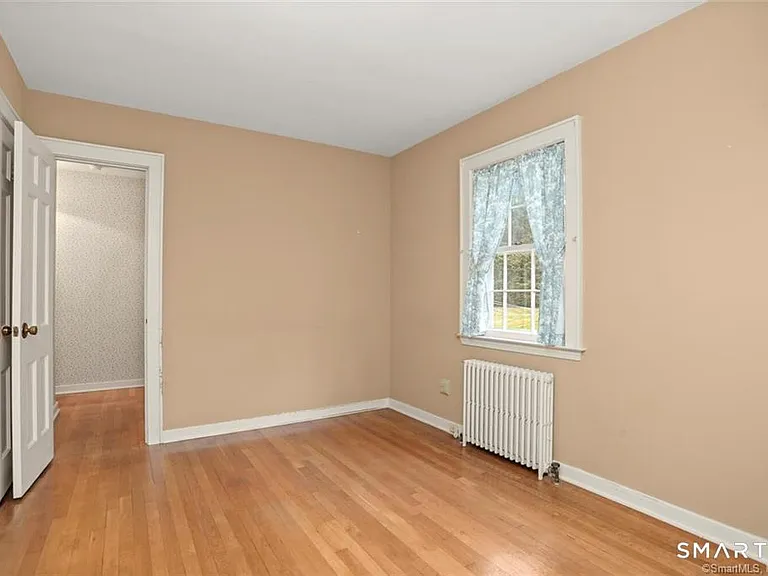 501 Lambert Rd — Photo 13