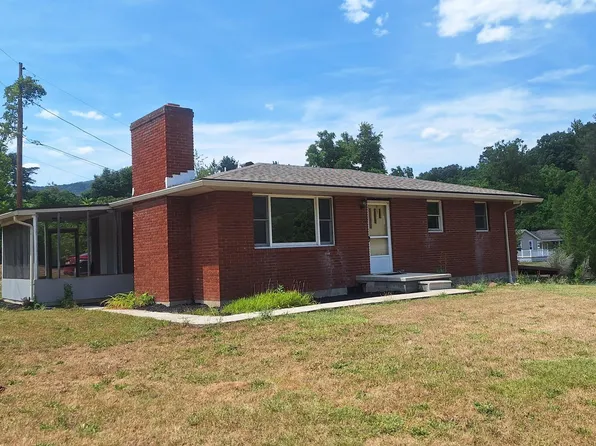 13601 Seasons Ave, Cresaptown, MD 21502