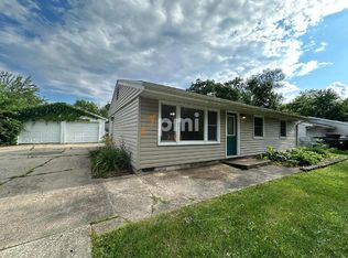 380 Lahonda Dr, Valparaiso, IN 46385