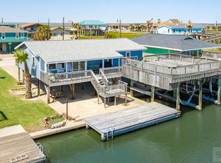 207 Galleon Dr, Freeport, TX 77541