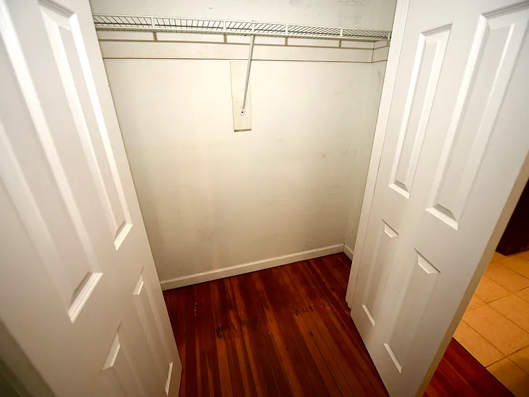 56 Westwood Ave #B — Photo 9