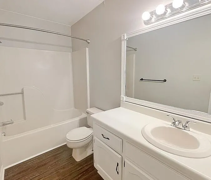 1813 Hackberry Ln #10 — Photo 8
