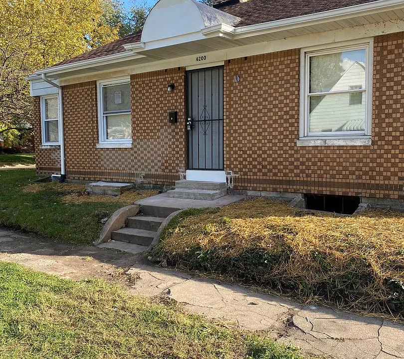 4200 Van Buren St