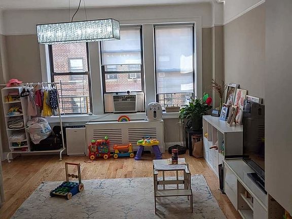 3rd image of 884 W End Ave APT 85