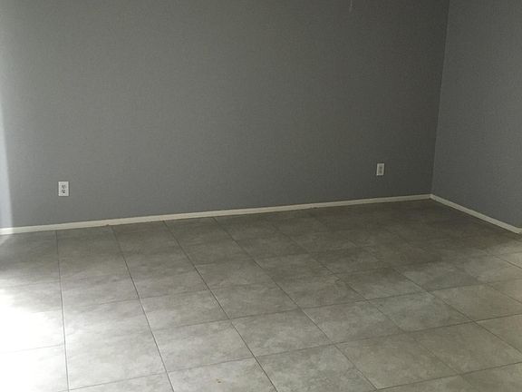 2nd image of 444 W 6th Pl APT 104