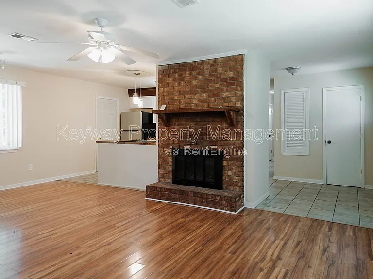 2841 Pheasant Dr — Photo 2