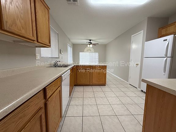 5th image of 12438 W Hearn Rd