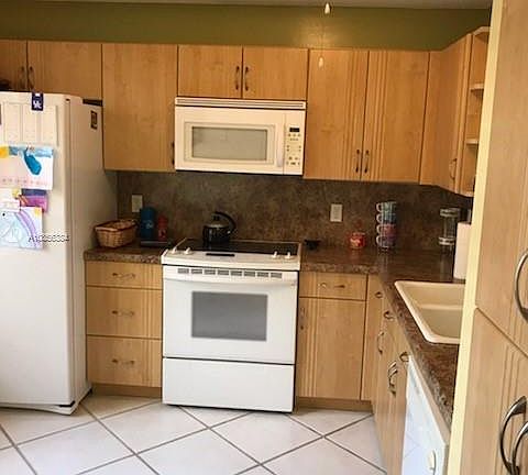 4th image of 7525 NW 61st Ter APT 301