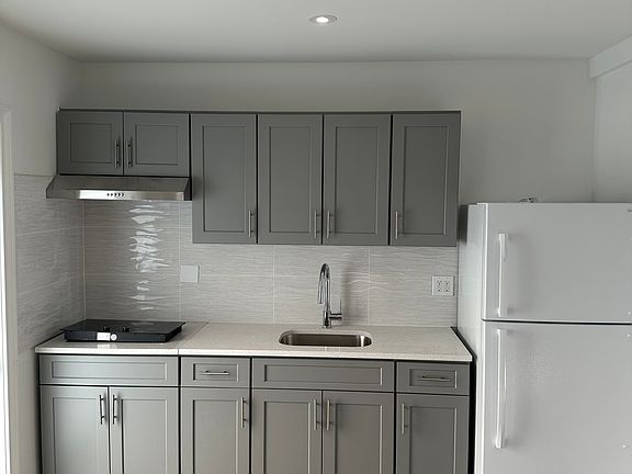 2nd image of 3266 Railroad Ave #A