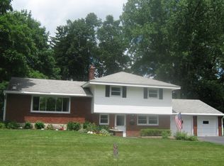 22 Eva St, Latham, NY 12110