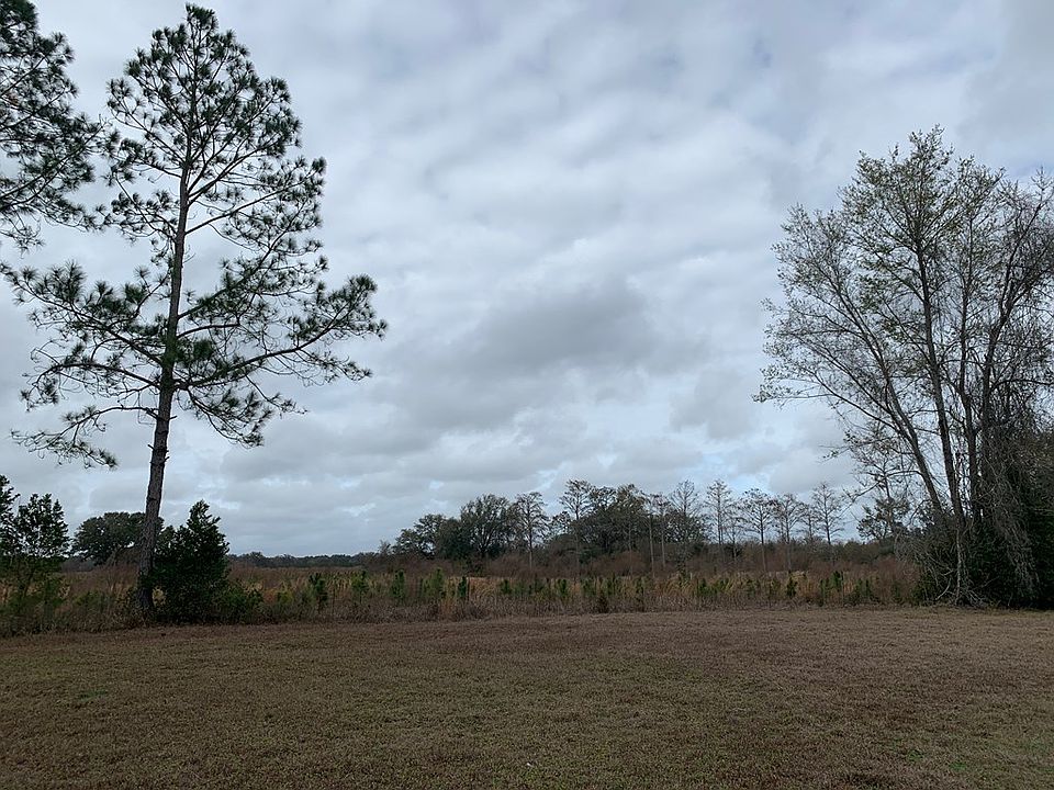 2nd image of 3900 Connell Rd
