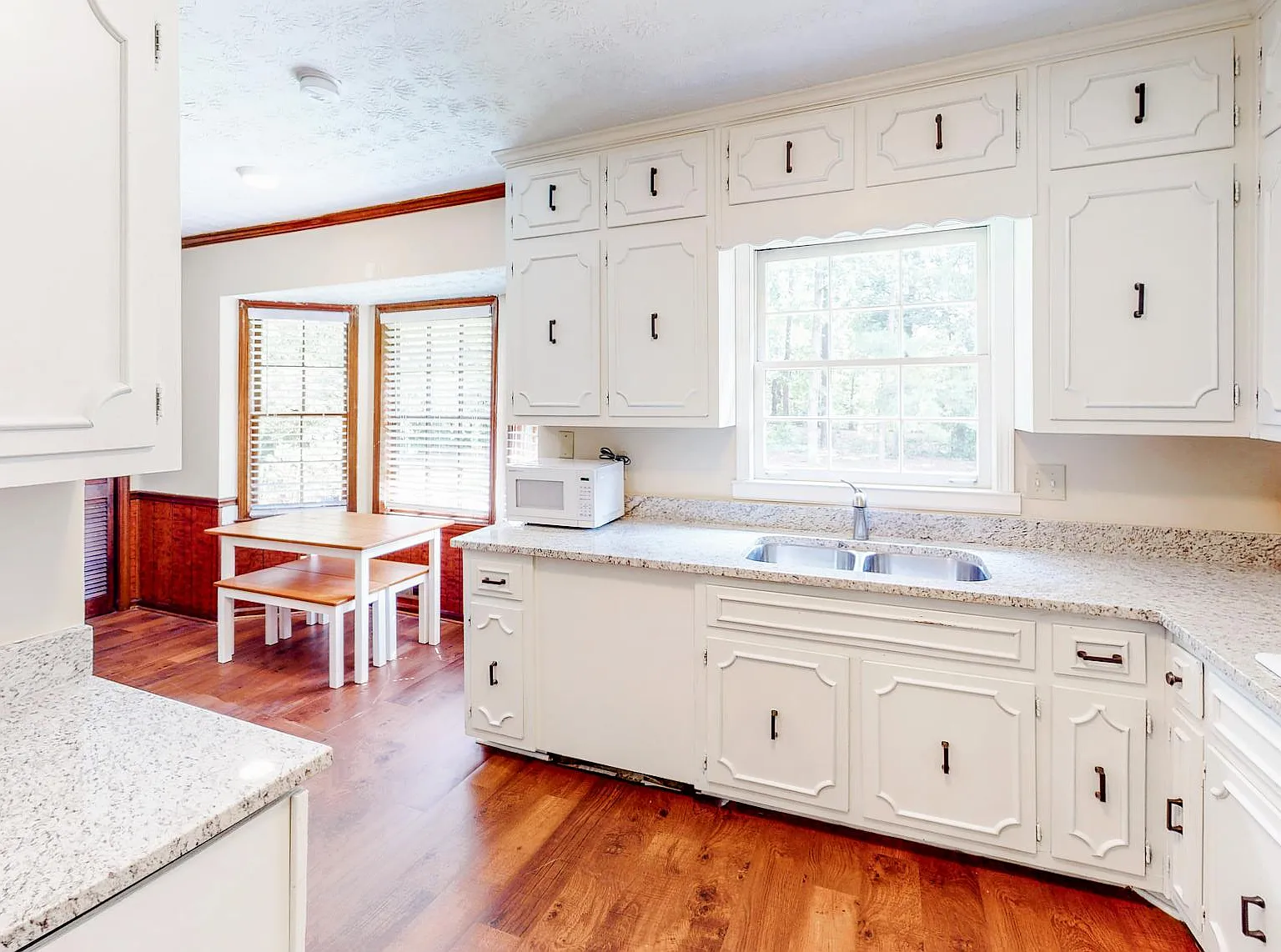 4 bed, 2.0 bath, 1672 sqft, $758 — Photo 4