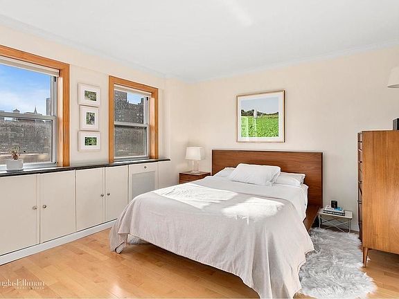 5th image of 404 E 66th St APT 10J