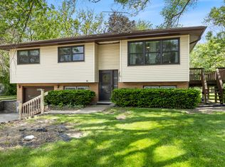 26W331 Geneva Rd, Wheaton, IL 60187