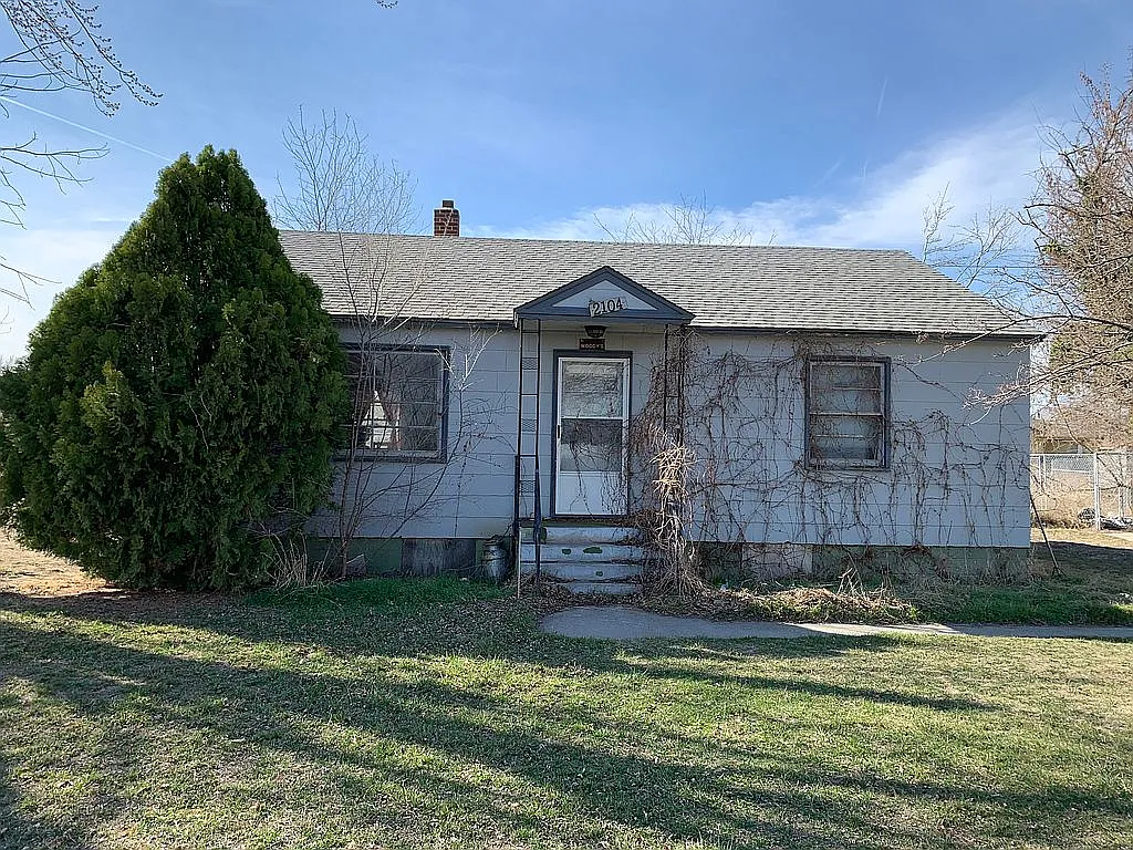2104 Road 72 photo 1