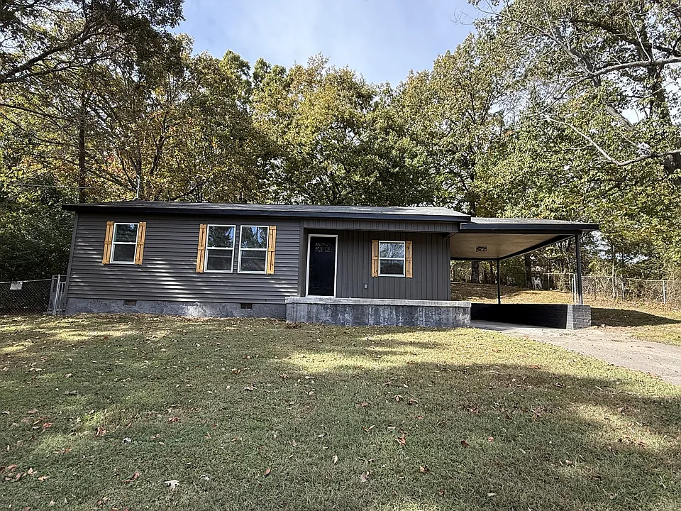 217 Geren Dr NE