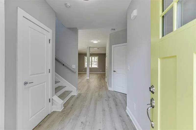 4 bed, 3.5 bath, 2123 sqft, $4,250 — Photo 3