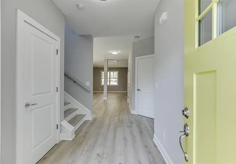 1641 E Broad St — Photo 3