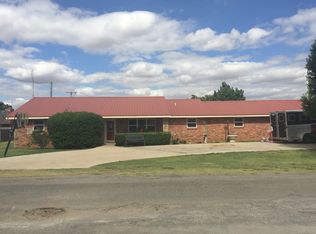 411 S 9th St, Sentinel, OK 73664