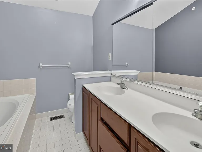 27 Lincoln Dr — Photo 19