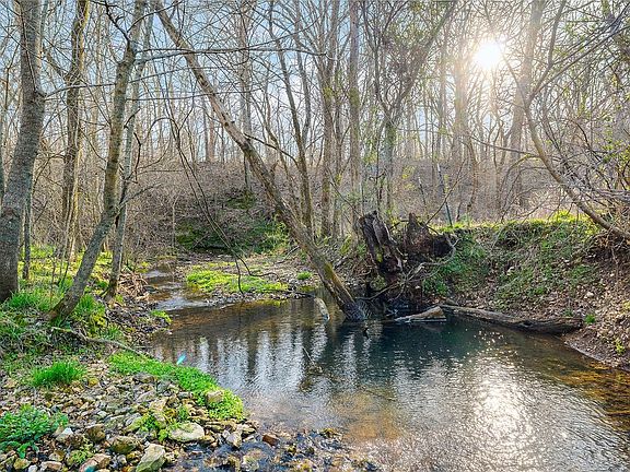 2nd image of 10288 Limekiln Rd