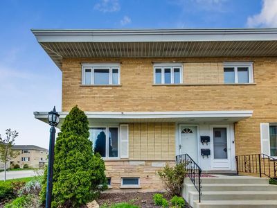 7840 W Lawrence Ave #A, Harwood Heights, IL, 60706