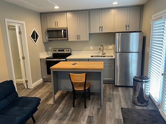 4th image of 4151 S Arlington Ave #1/2