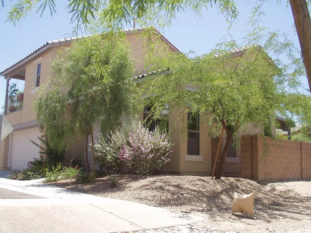 1 bed, 1549 sqft, $950 — Photo 1