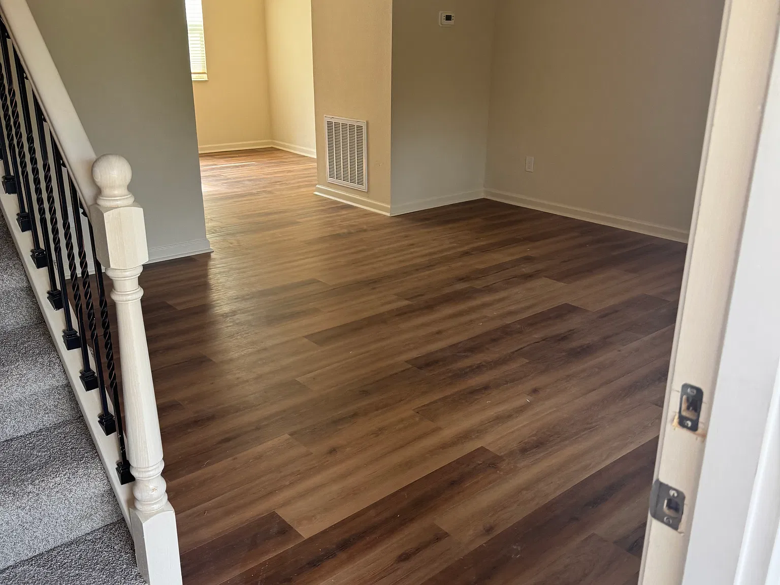 2 bed, 1000 sqft, $1,550 — Photo 4
