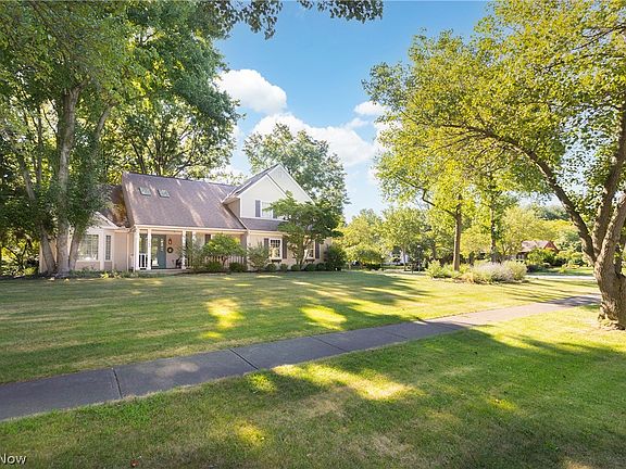 2nd image of 365 Westwind Dr
