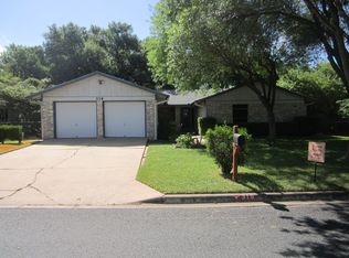 319 McClendon Dr, Elgin, TX 78621